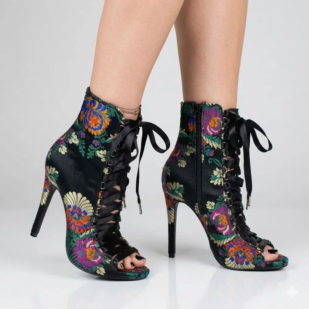 Steve Madden Fuego Embroidered Floral Lace-Up Peep-Toe Stiletto Booties Size 7